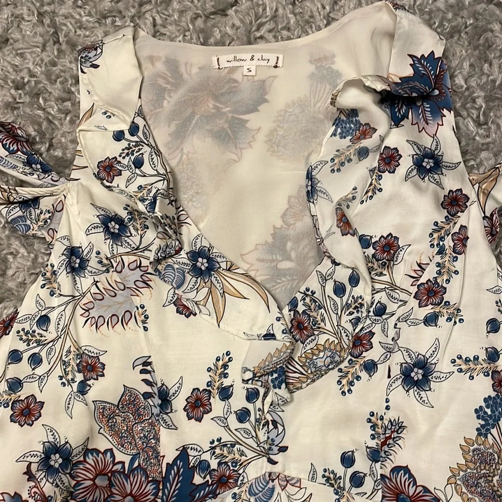 Willow and Clay size small cold shoulder dress - Picture 4 of 4